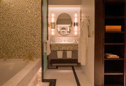 Executive Room - King Bed