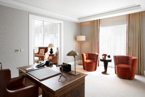 Royal Hotel Residence