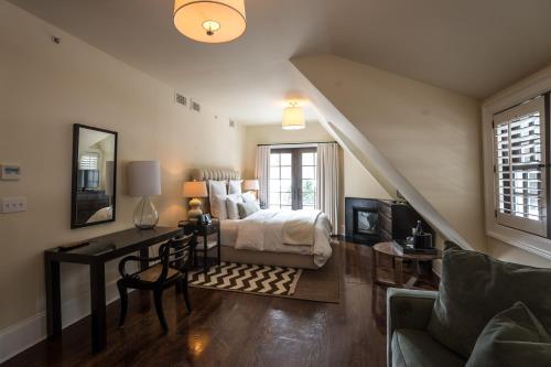 Deluxe King or Queen Room