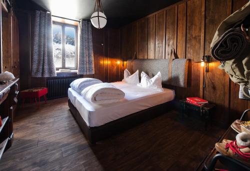 Double or Twin Room with Mountain View