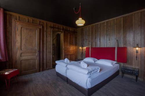 Double or Twin Room with Mountain View