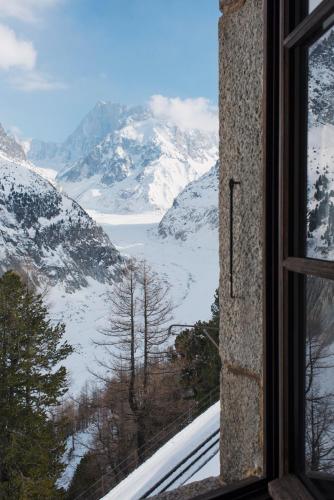 Double or Twin Room with Mountain View
