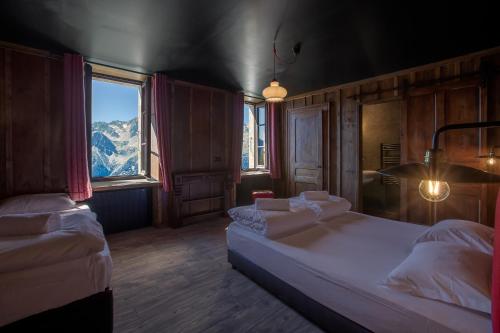 Triple Room with Mountain View