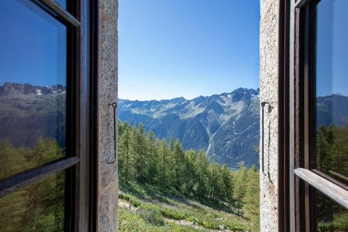 Triple Room with Mountain View
