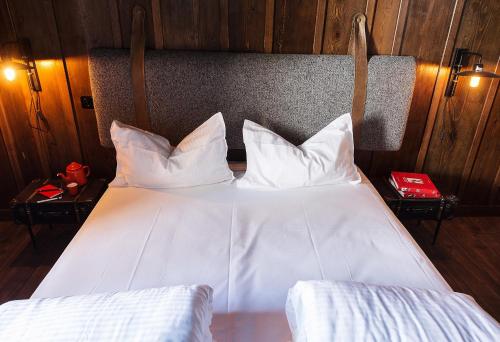 Suite with Mountain View