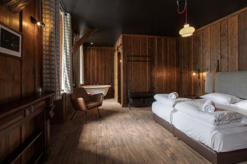 Suite with Mountain View