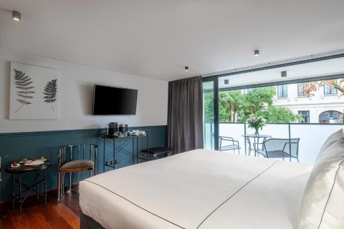 Deluxe Double Room with Terrace Garden View