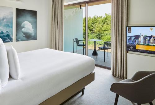 Superior King Room with Terrace and Forest View