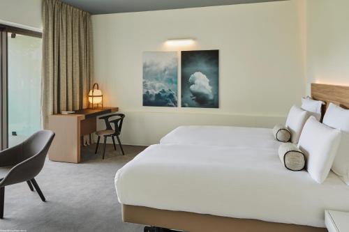 Classic King or Twin Room with Patio View