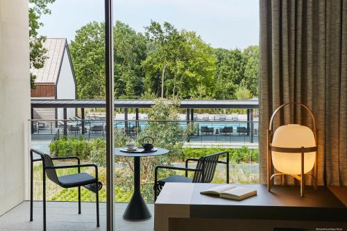 Classic King or Twin Room with Patio View