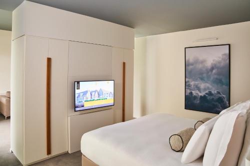 Junior King Suite with Terrace and Patio View