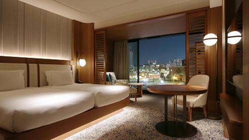 2 Double beds Classic Minatomirai View Club