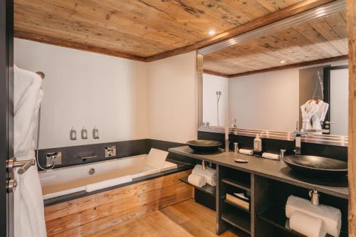 Tradition Suite (4 Adults)