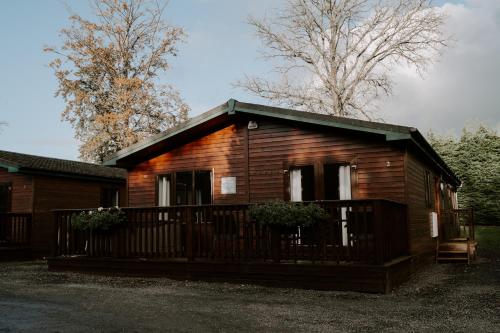 Log Cabin 6 people