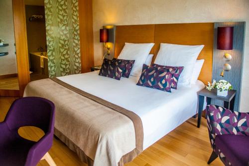 Superior King Room 