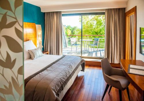 Deluxe King Suite