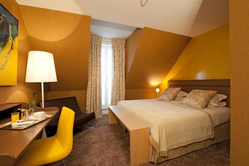 Elegant Room