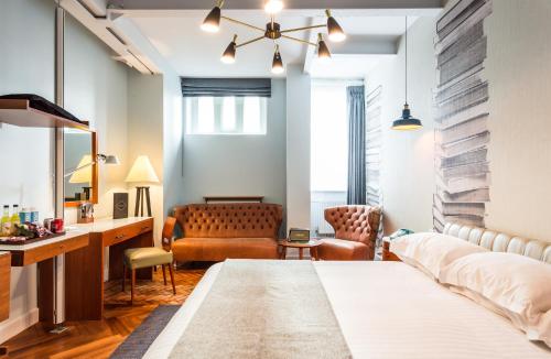 King Classic Room