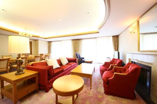 Royal Suite - New Wing
