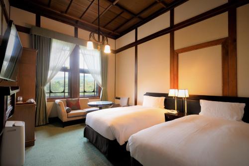 Standard Twin Room with Park View - Main Wing - Non-Smoking (25.5sqm)