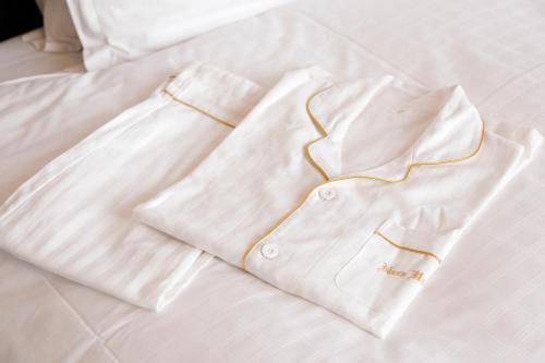 Standard Twin Room with Park View - Main Wing - Non-Smoking (27.3sqm)