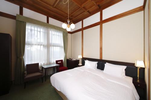 Standard Hollywood Twin Room - Main Wing