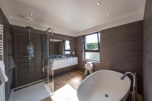Suite with Balcony and Sea View
