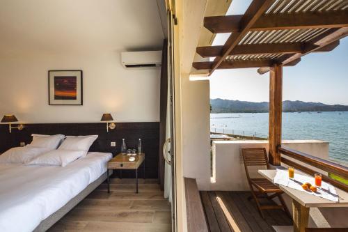 Suite with Balcony and Sea View