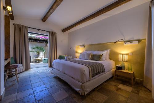 Room with Patio (2 Adults)