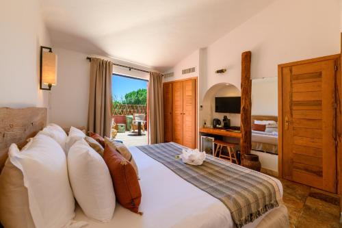 Room with Patio (2 Adults)