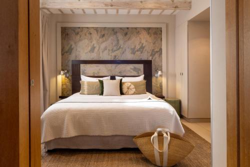 Deluxe Suite with Sea View (2 Adults)