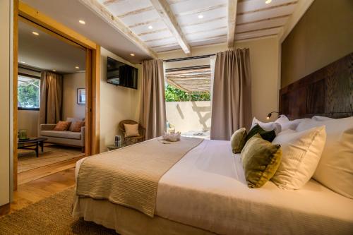 Deluxe Suite with Sea View (2 Adults)