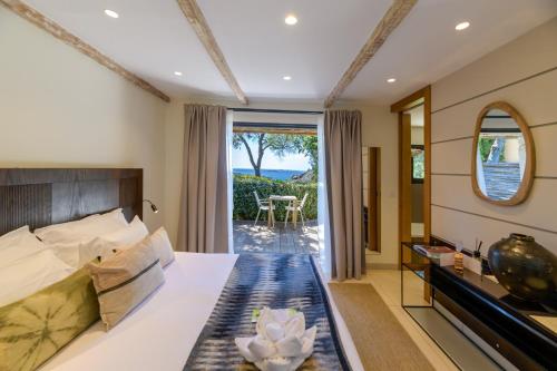Junior Suite with Sea View (2 Adults)