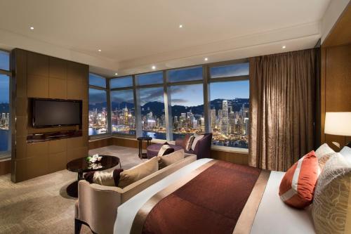 Grand Victoria Harbour with King Bed