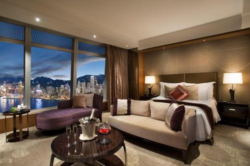 Grand Victoria Harbour with King Bed