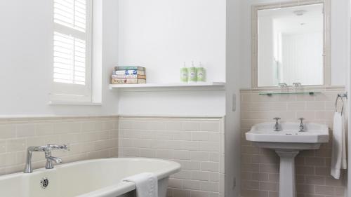 Double Room with  Bath  and Shower