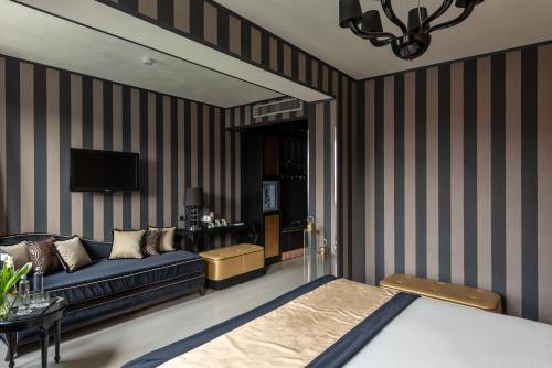 Junior Suite with Canal View