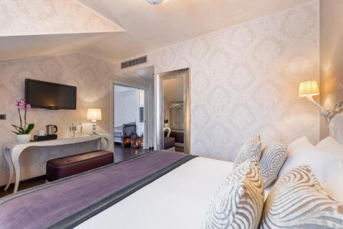 Terrace Suite with Jacuzzi