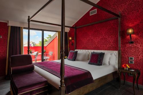 Panoramic Suite with two terraces and Jacuzzi