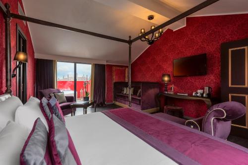 Panoramic Suite with two terraces and Jacuzzi