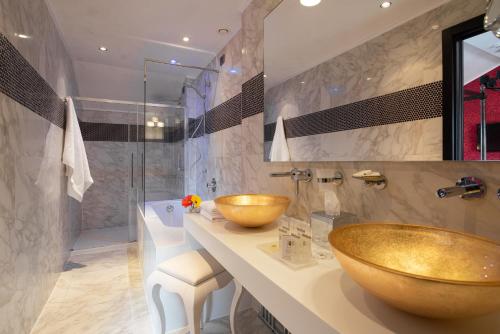 Panoramic Suite with two terraces and Jacuzzi