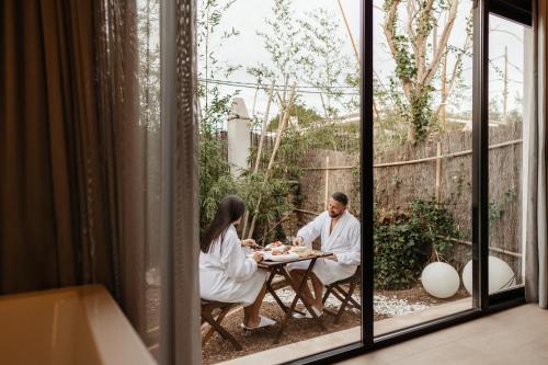 Queen Room with Garden View