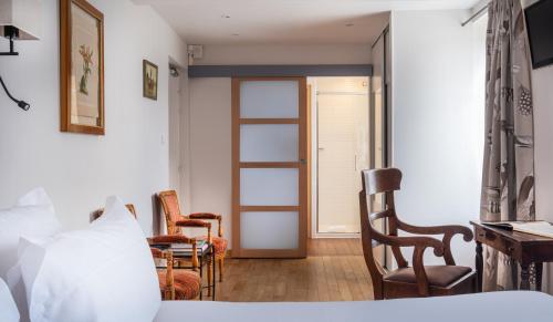 Classic Double Room with Garden View