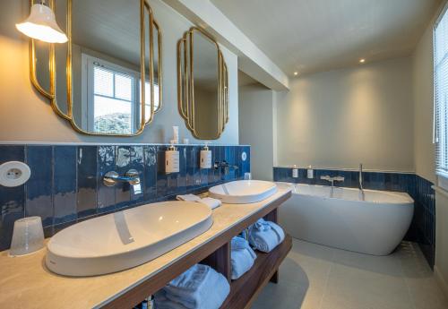Deluxe Double Room with Sea View