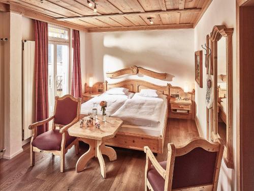 Superior Double Room with Balcony and Mountain View 