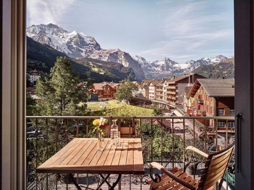 Deluxe Single Room with Queensize Bed and Mountain View 