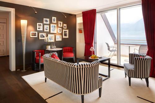 Deluxe Suite with Lake View