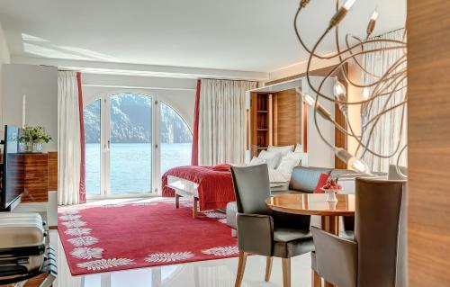 Junior Suite with Lake View