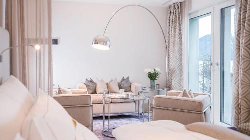 Deluxe Junior Suite with Mountain View