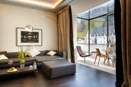 Suite with Mountain View